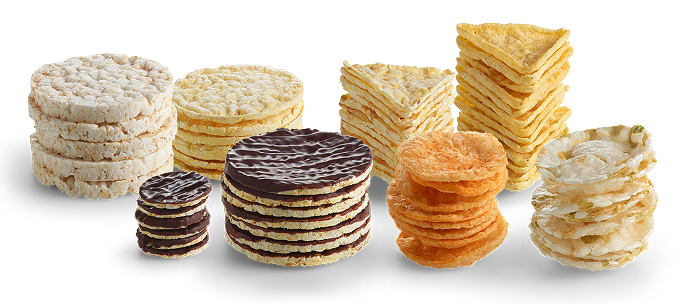 Verschillende gepofte rijstwafels en graansnacks in ronde en vierkante vormen, geproduceerd met Incomec puffing machines